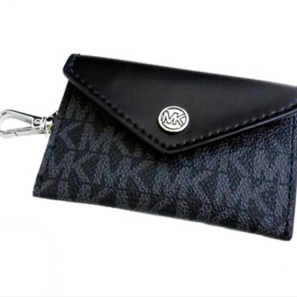 Michael Kors Black Signature Key Card Holder - Picture 1 of 10